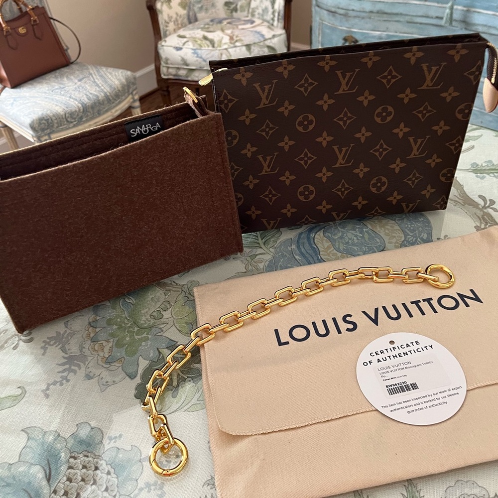 ♥️SOLD♥️ Louis Vuitton Monogram Toiletry 26 Never Used UB1231 - Picture 1 of 13
